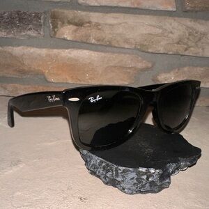 Ray-Ban Wayfarer Sunglasses